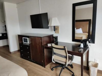 Red Roof Inn Houston – Jersey Village - 16