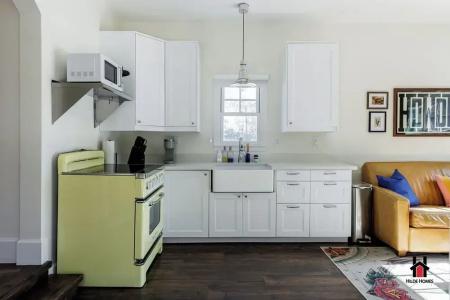 Remodeled 1920s Bungalow & Retro Casita - 24