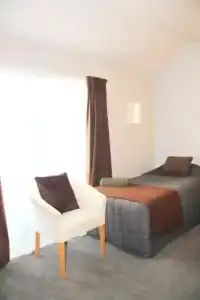 Bush Inn Court Motel - 74
