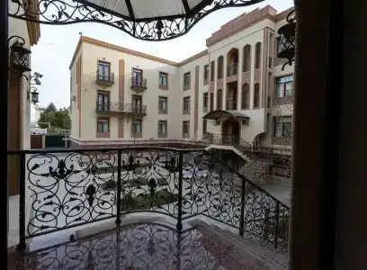 Zargaron Plaza - 76