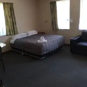 Ferry Motel - 68