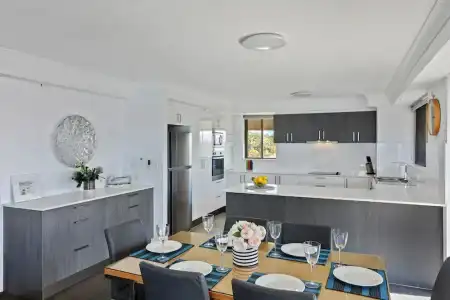 Gemini Court Holiday Apartments - 208