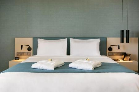 Mercure Larnaca Beach Resort - 1