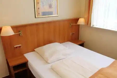 B&B Lübeck Berliner-Platz - 24
