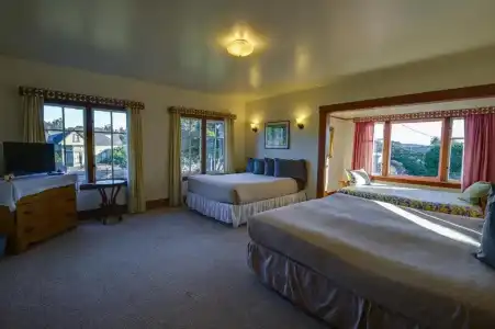 Living Light Inn - 9