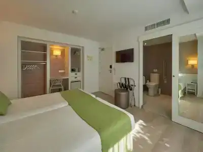 BQ Amfora Beach - Adults Only - 45