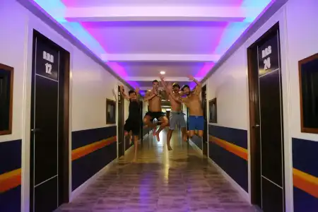 Balcony Party Hostel - Adult Only +18 - 7