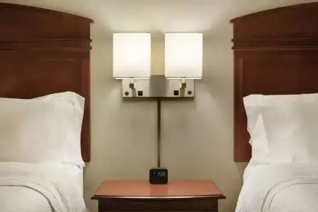 Hampton Inn & Suites Madison-West - 34