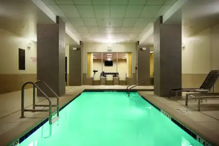 Hyatt Place Des Moines/Downtown - 10