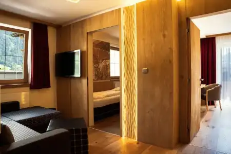 HELD - & SPA - 201