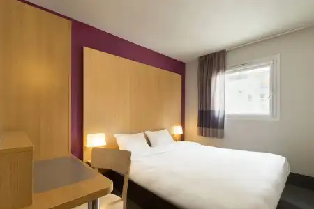 B&B Reims Centre Gare - 6