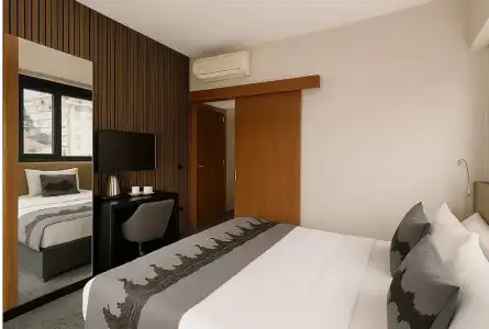 Black Art Otel - 57