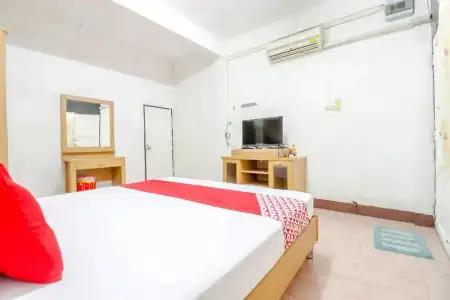 OYO 525 MRT Phetkasem 48/1 Place - 16