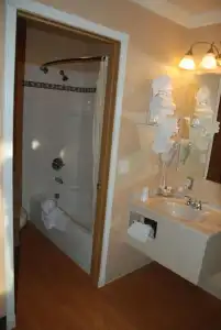 Merrill Field Inn - 14