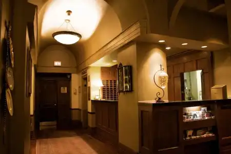 Tremont by SB at Chicago Magnificent Mile - 4