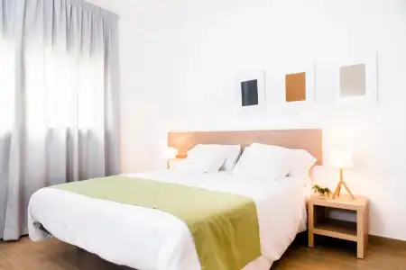 Feelathome Plaza Apartments - 26