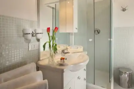 Roma Central Guest House - 84