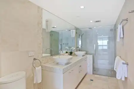 De Ville Apartments - 6