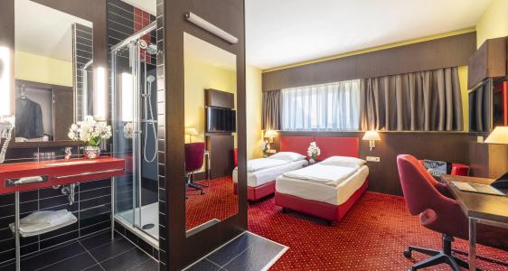 Plaza Premium Salzburg - 98