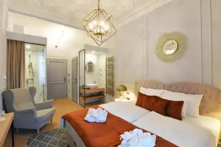 1552 Boutique - 10