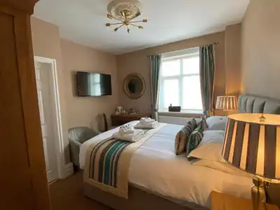 Chester House Guest House - 195