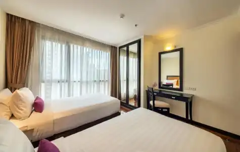 Bandara Silom Suites - 168