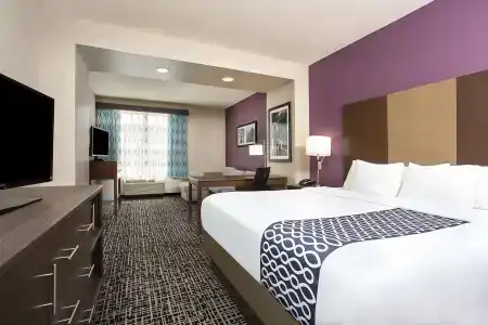 La Quinta Inn & Suites by Wyndham Chattanooga - Lookout Mtn - 1