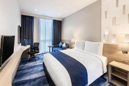 Holiday Inn Express Bangkok Soi Soonvijai by IHG - 4