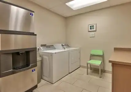Hilton Garden Inn Albuquerque / Journal Center - 34