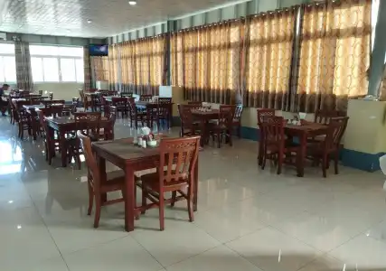 Man Shwe Li - 11