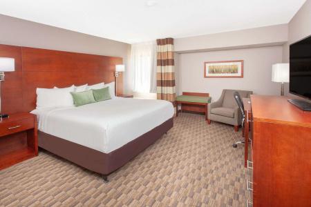 Wyndham Garden Fort Wayne - 2