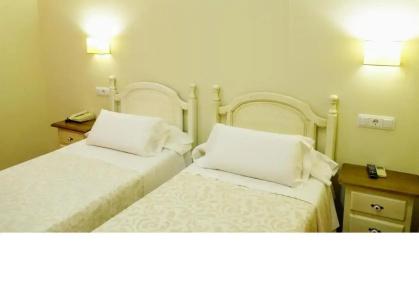 Hostal Toledo - 16