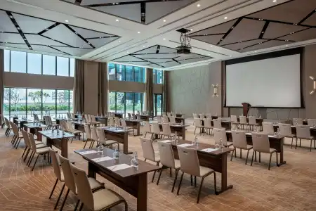DoubleTree by Hilton Dubai M Square & Residences - 29