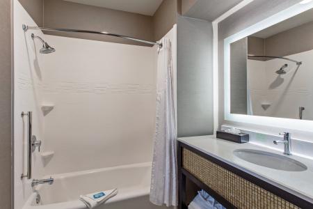 Holiday Inn Express & Suites Anaheim Resort Area by IHG - 33