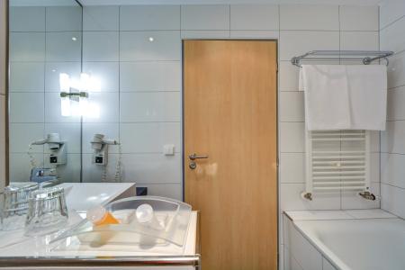 Holiday Inn Prague Airport by IHG - 8