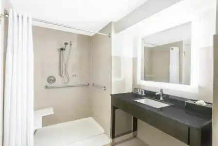 Wingate by Wyndham Niagara Falls - 28