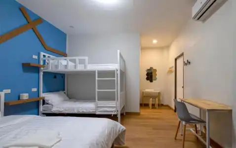 BED Friends Poshtel - 58