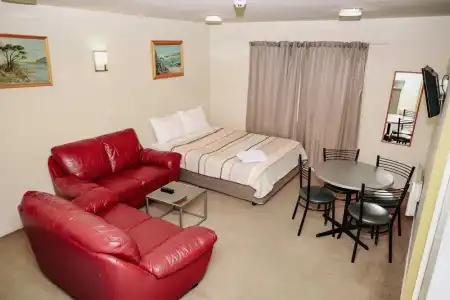 Bealey Avenue Motel - 42