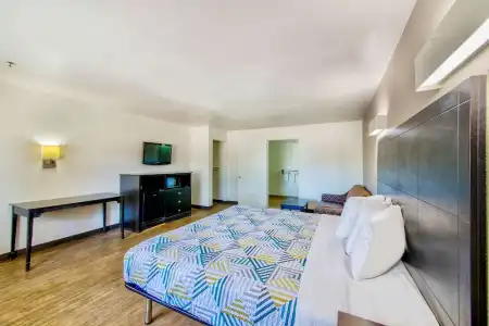 Motel 6 Arlington, TX - 44