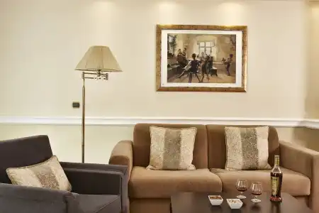 AVA & Suites - 11