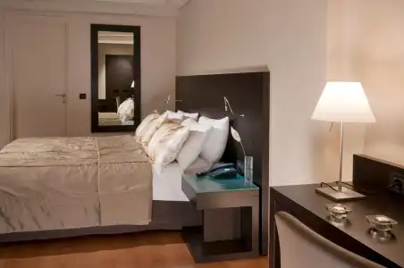 O&B Athens Boutique - 176