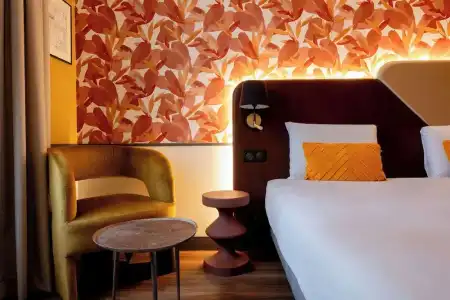 Hôtel Kyriad Paris 10 — Canal Saint Martin-République - 58
