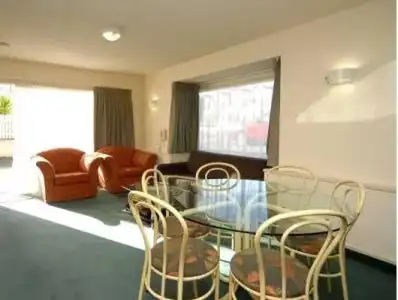 Fountain Court Motel - 19