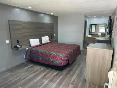 Budget Inn Express - 10