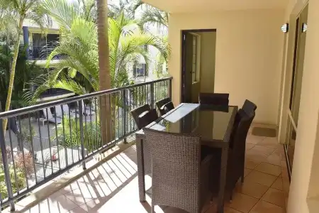 Beachside Holiday Apartments - 36