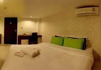 Nantra Silom - 46