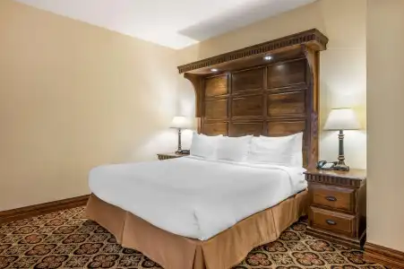 Best Western Premier Mariemont Inn - 4