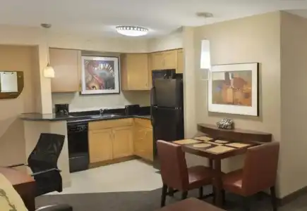 Residence Inn by Marriott Toronto Downtown / Entertainment District - 18