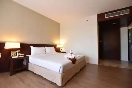 Golden Crown Grand - 54