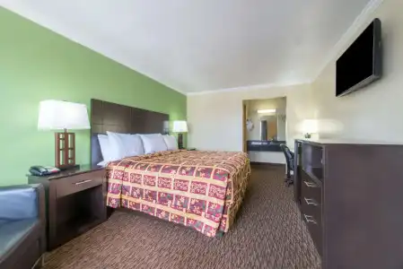 Red Roof Inn Fort Worth West - 1